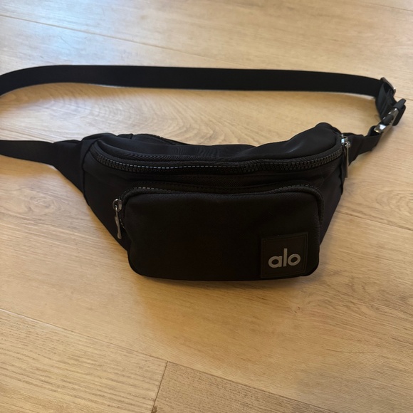 Alo belt bag - Picture 1 of 3